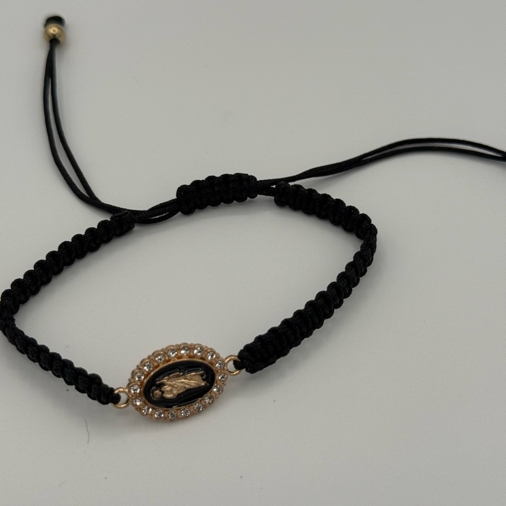 Elegant Black and Gold Bracelet